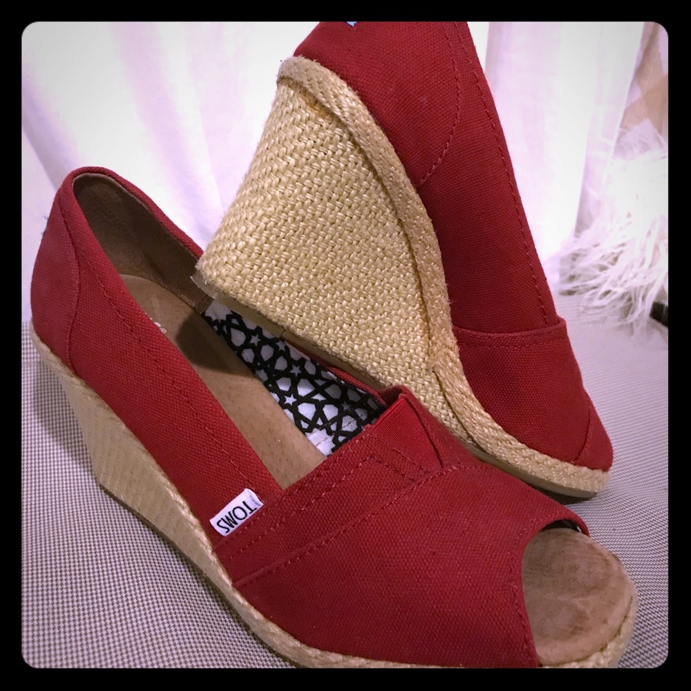 Toms wedge shoe, red, size 8.5, worn lightly
